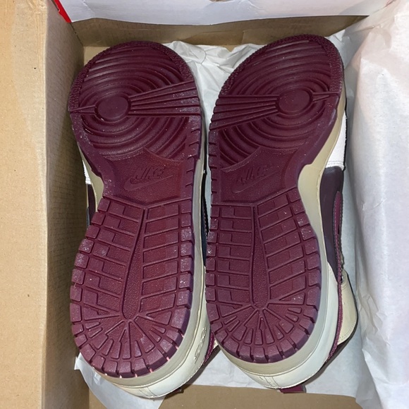 Nike Dunk High 1985 Valentine's Day - Picture 3 of 9